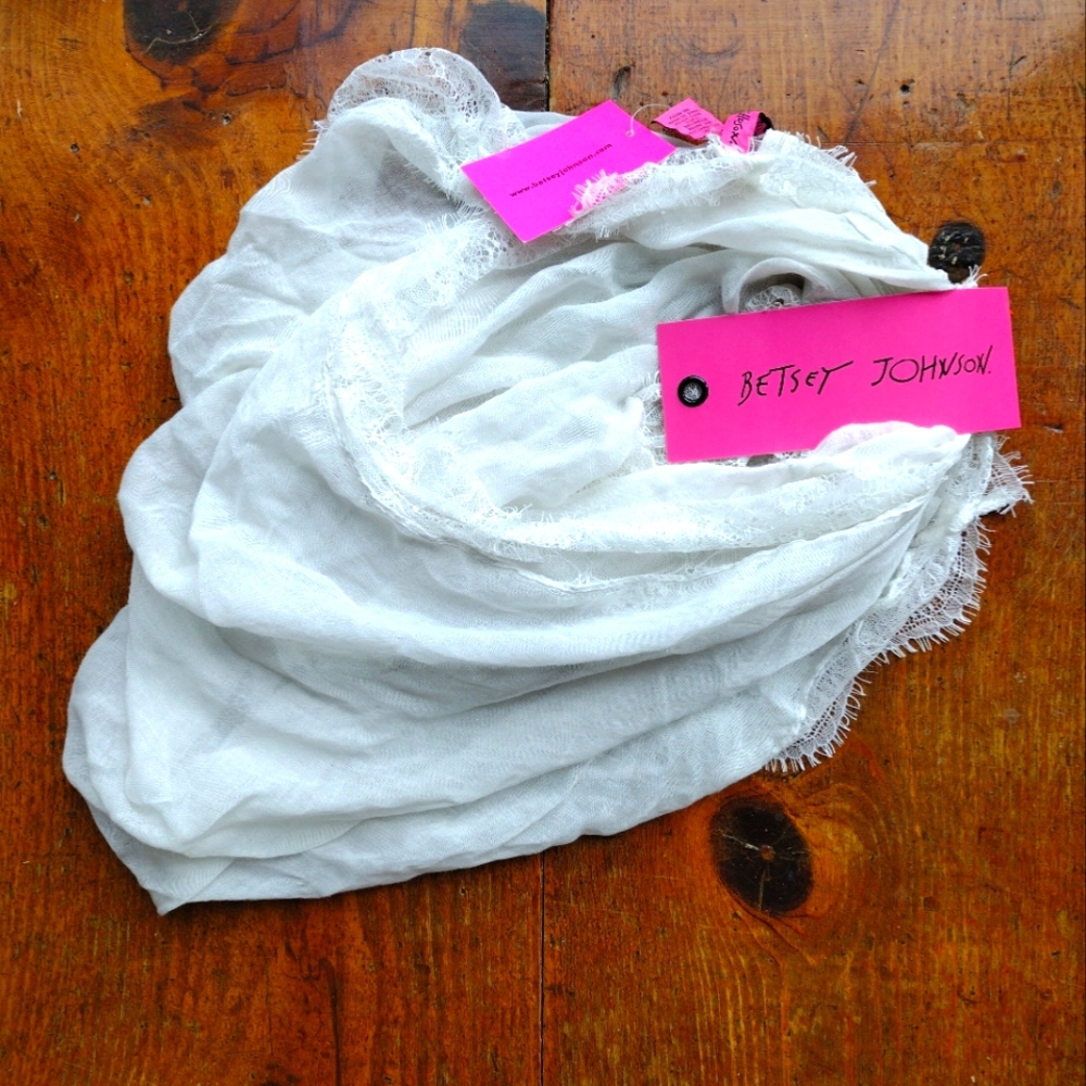 Betsey Johnson White Infinity Scarf